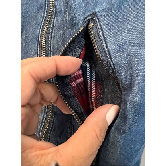 Forever 21 Premium Denim Jacket - Picture 5 of 6